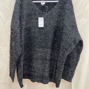 Simple Suzanne Betro Black and White Women's Sweater NWT size 1x/2x retails $106